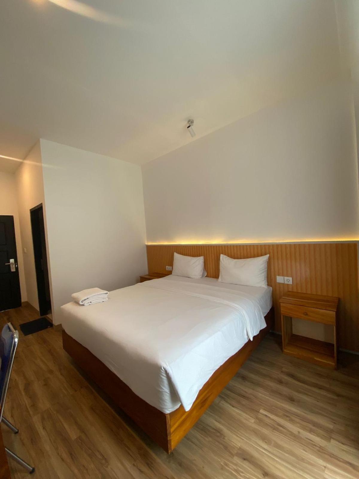 Christika Homestay Labuan Bajo Exterior foto
